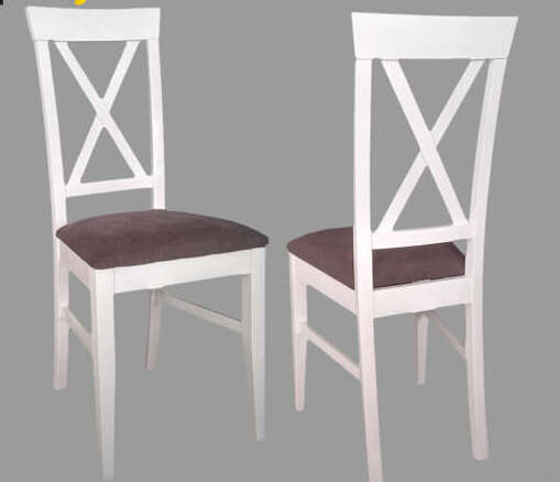 Klasyczne i tradycyjne krzesło drewniane z minimalistycznym designem i pasujące do rustykalnych wnętrz i w stylu vintage